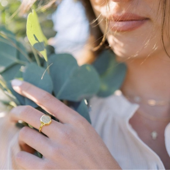 Vermeil Floral Signet Ring - Picture 6 of 6
